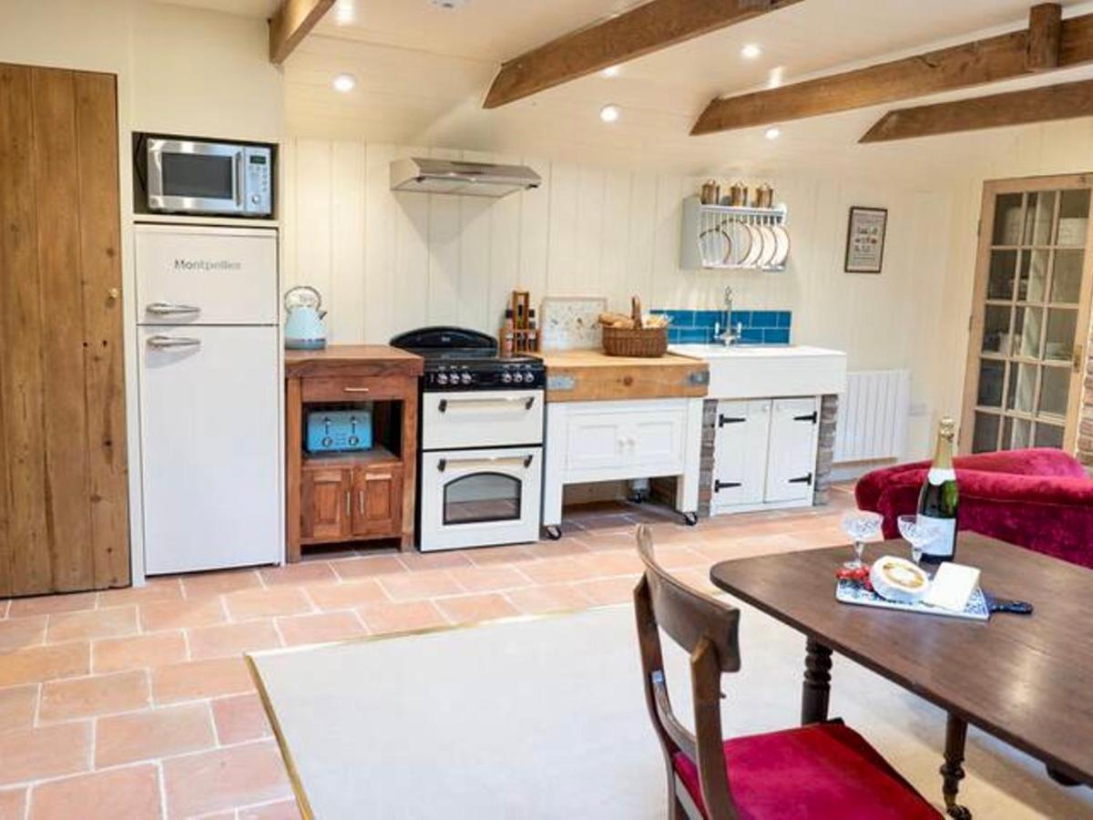 Pass The Keys Goose Feather Barn, Wedmore Luxury Cottage For Two Exterior foto
