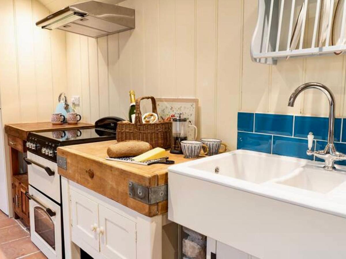 Pass The Keys Goose Feather Barn, Wedmore Luxury Cottage For Two Exterior foto